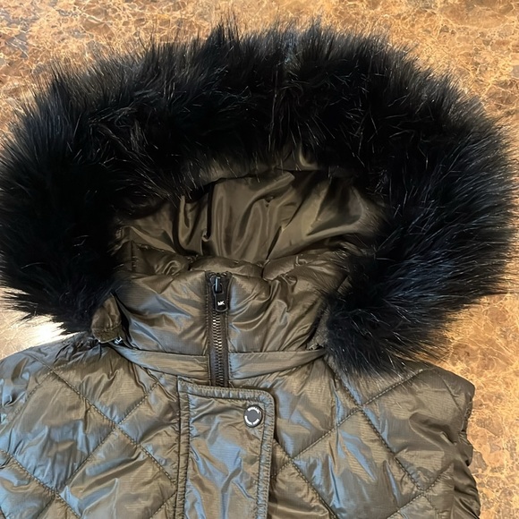 Michael Kors Olive Hooded Puffer Vest size Large - Picture 4 of 13